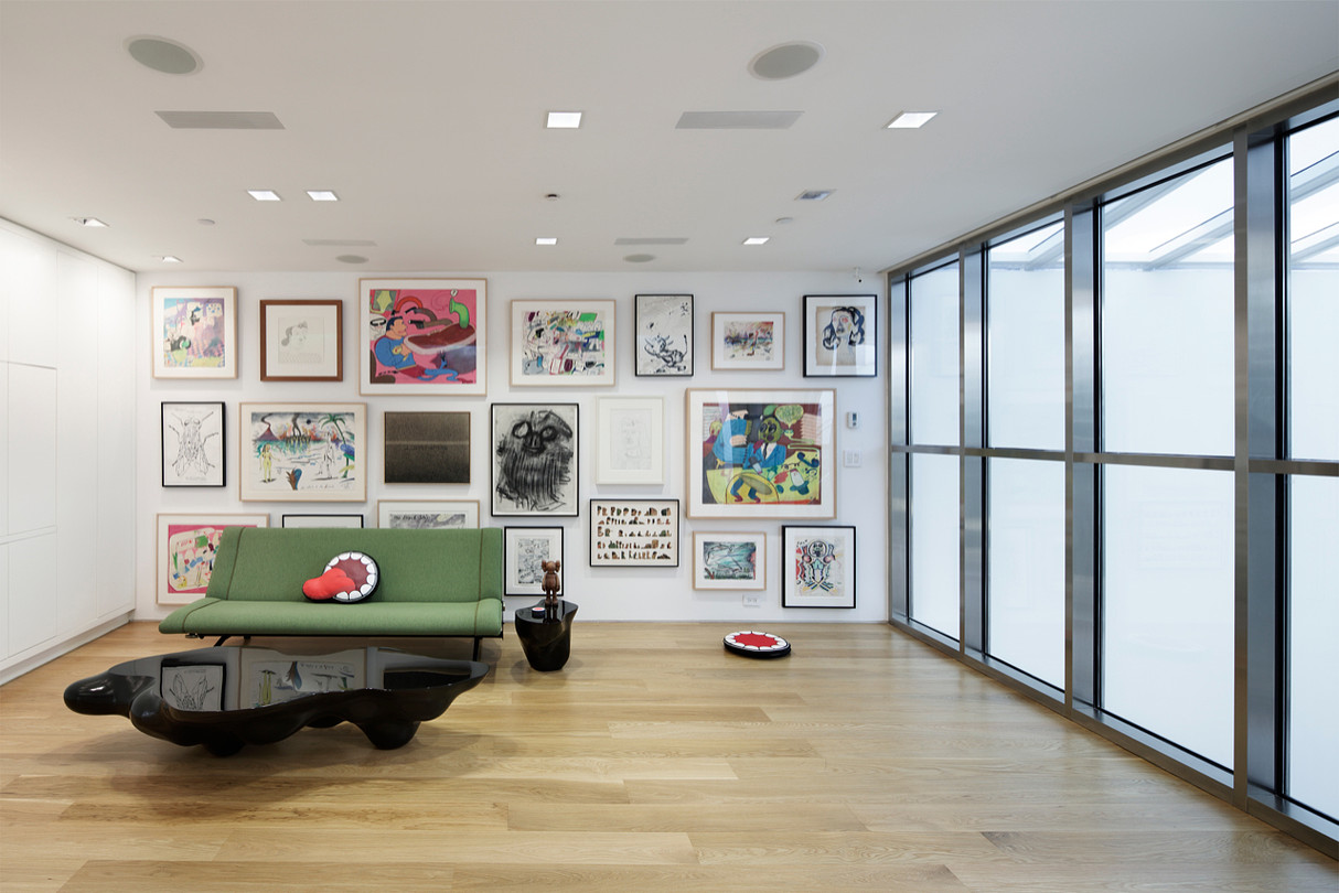 KAWS STUDIO Wonderwall